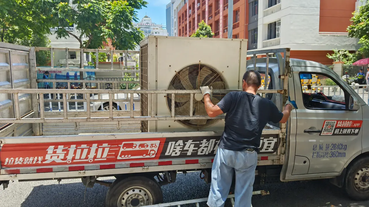 蓝湾国际旧水机拆除现场