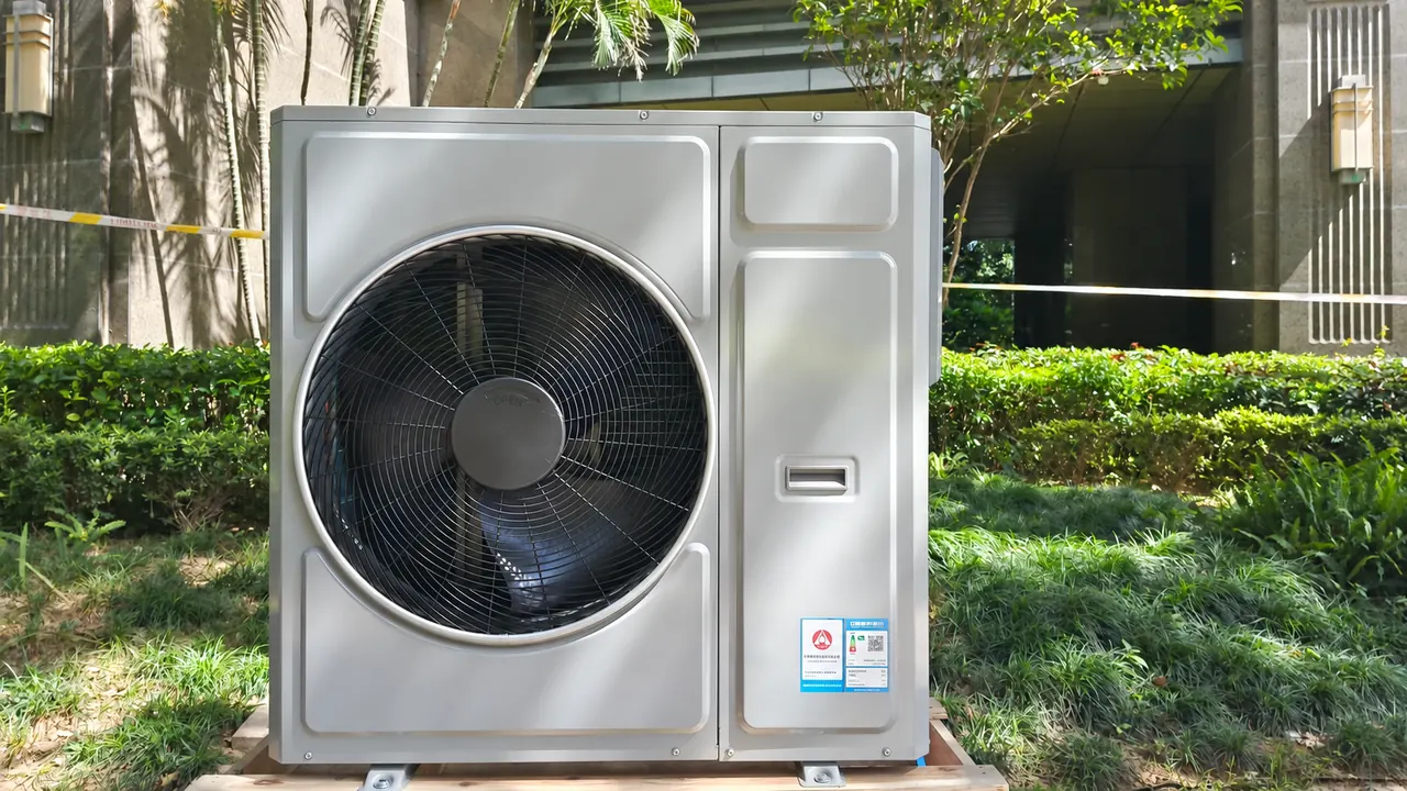 蓝湾国际户式水机更新项目室外设备现场记录
